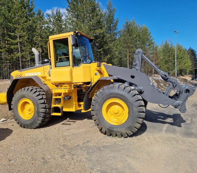 Volvo-L90F